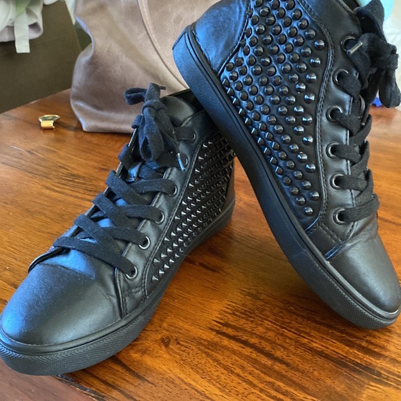 Steve Madden high tops - Picture 3 of 9